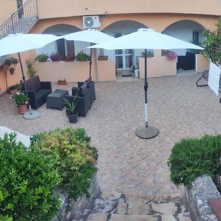 ילסה Apartments Pharia מראה חיצוני תמונה