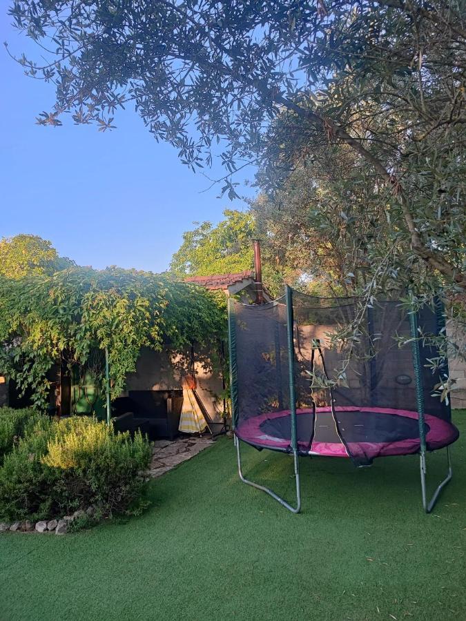 ילסה Apartments Pharia מראה חיצוני תמונה