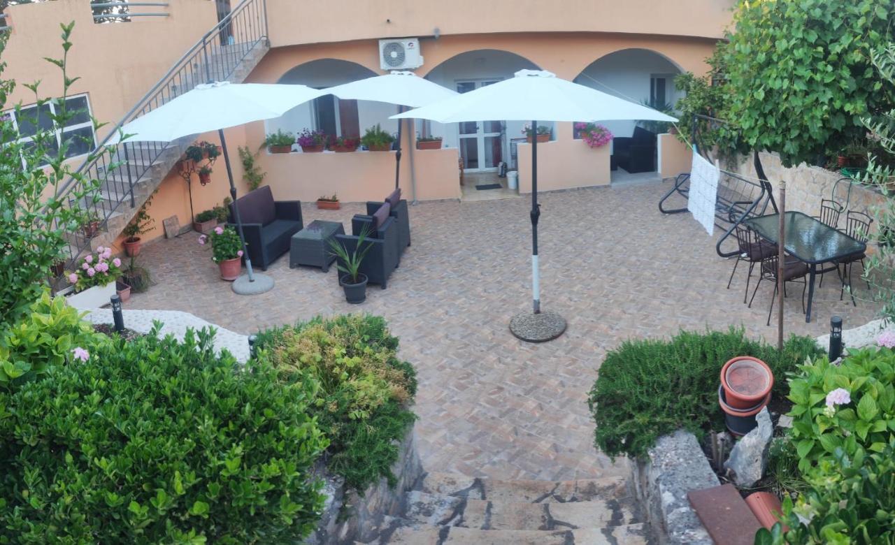 ילסה Apartments Pharia מראה חיצוני תמונה