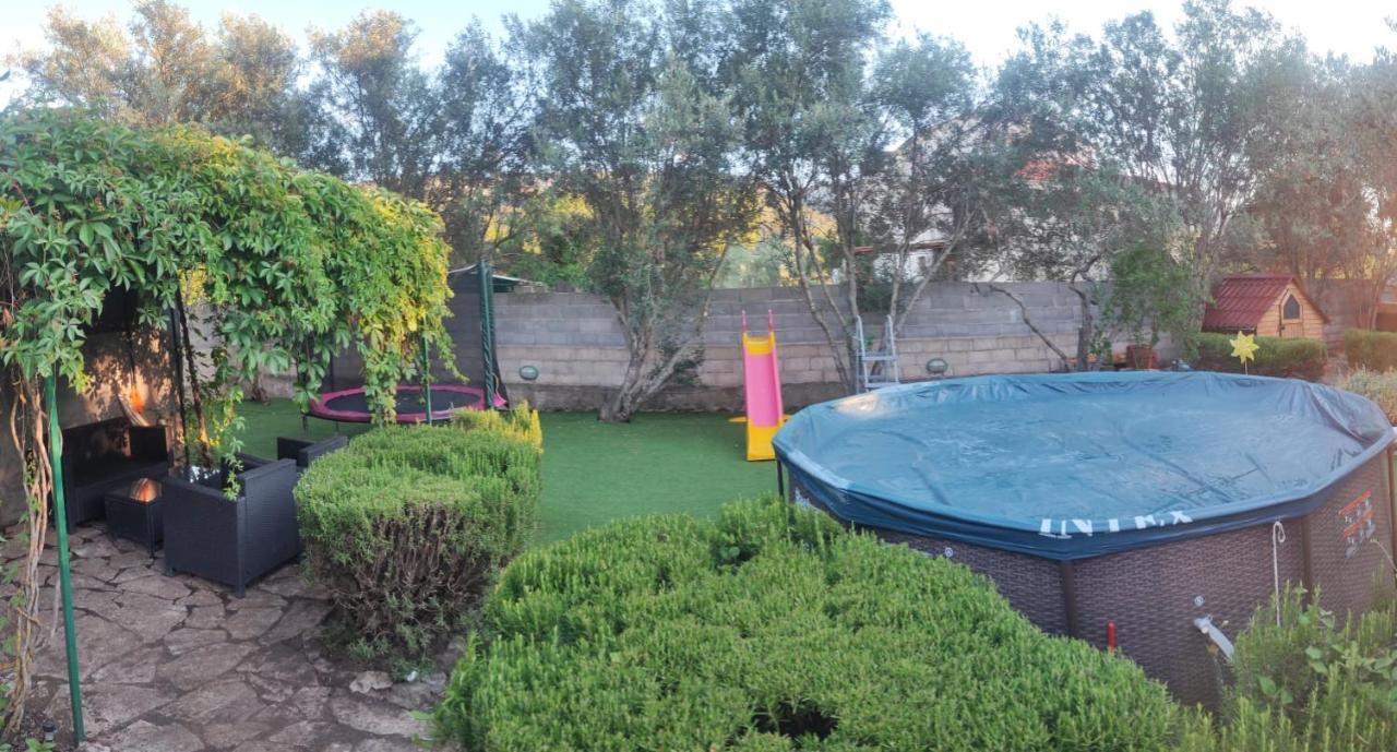 ילסה Apartments Pharia מראה חיצוני תמונה