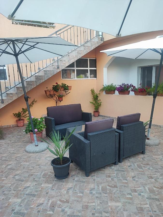 ילסה Apartments Pharia מראה חיצוני תמונה