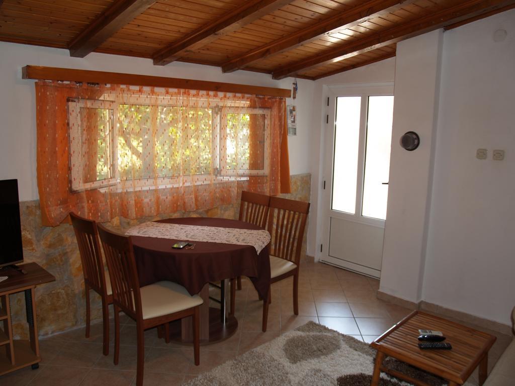 ילסה Apartments Pharia חדר תמונה