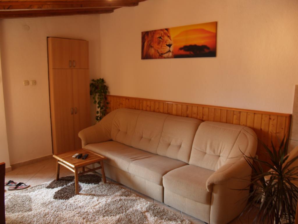ילסה Apartments Pharia חדר תמונה